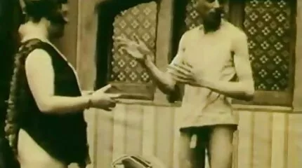 Fucked អ្នកជិតខាងវ័យក្មេងនៅក្នុងលាជាមួយនឹងការជល់មាន់ធំនិងពោរពេញទៅដោយជាមួយ cum។