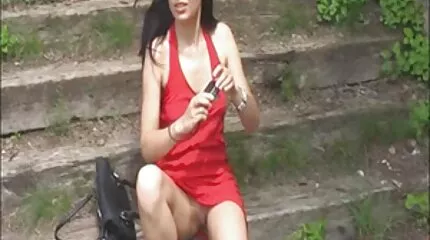 ក្មេងស្រីឆ្កួត fucked នៅក្នុងលាដោយសិស្សឆ្លាត