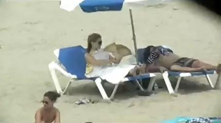 Ebonies ក្រាស់ពីរ masturbate pussies របស់ពួកគេជាមួយ dildo មួយ