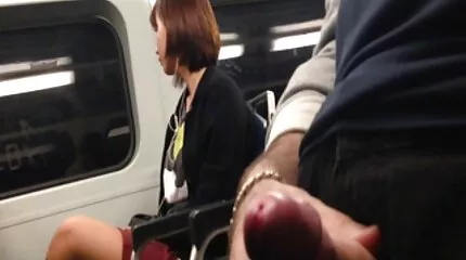 ក្តៅ macho យ៉ាងច្បាស់ Fucked Chick ស្ដើងនៅលើតារាងម៉ាស្សា