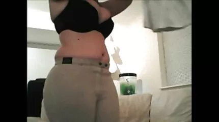 ក្មេងប្រុសស្រីស្អាត fucked រន្ធគូថបន្ទាប់ពីការគេង