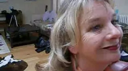 Dude មាន fuck រុស្ស៊ី-កម្មវិធីជាមួយ Cougar ស្ដើង