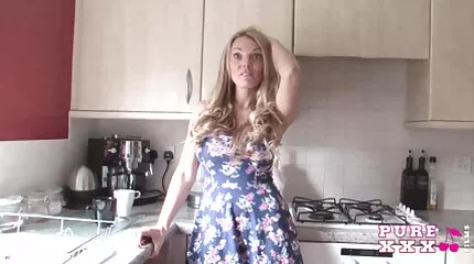 ក្មេងស្រីរុស្ស៊ីបានលុប pussy របស់ពួកគេ,masturbate និង CuNi គ្នាទៅវិញទៅមក