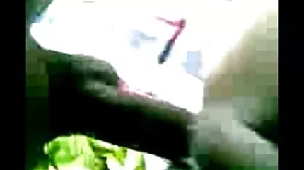 ប្អូនស្រី fucks ម្រេចប៍នរឹងនិង cums នៅក្នុងមាត់