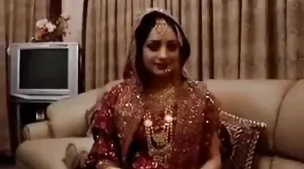 ម្តាយរបស់ horny fucks របស់កូនប្រុសនៅឯផ្ទះនៅលើគ្រែ