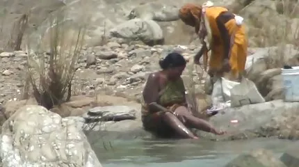 ក្រុម Super-fucking-ការរួមភេទ chick វ័យក្មេងក្តៅនិងបានបញ្ចប់នៅក្នុងផងដររបស់នាង