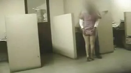 ស្រីពេស្យារុស្ស៊ី fucked ដោយបុរសម្នាក់សកម្ម