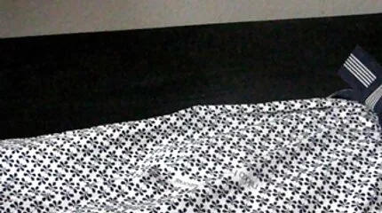 Tinkink fuck ម៉ាក់ដែលបានឃើញជល់ជាតិខ្លាញ់របស់គាត់និងបានចាប់ផ្តើម molesting