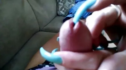 Milf រុស្ស៊ីដោយមាន tits ធំបានអំពាវនាវឱ្យជាងផ្សារផ្ទះខណៈពេលដែលពួកគេ fucked របស់នាង