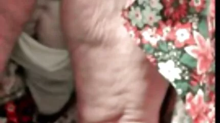 រុស្ស៊ី Lass Mechanica69 បានផ្ដល់ឱ្យ blowjob មួយទៅជាបុរសម្នាក់ដែលងងុយគេង